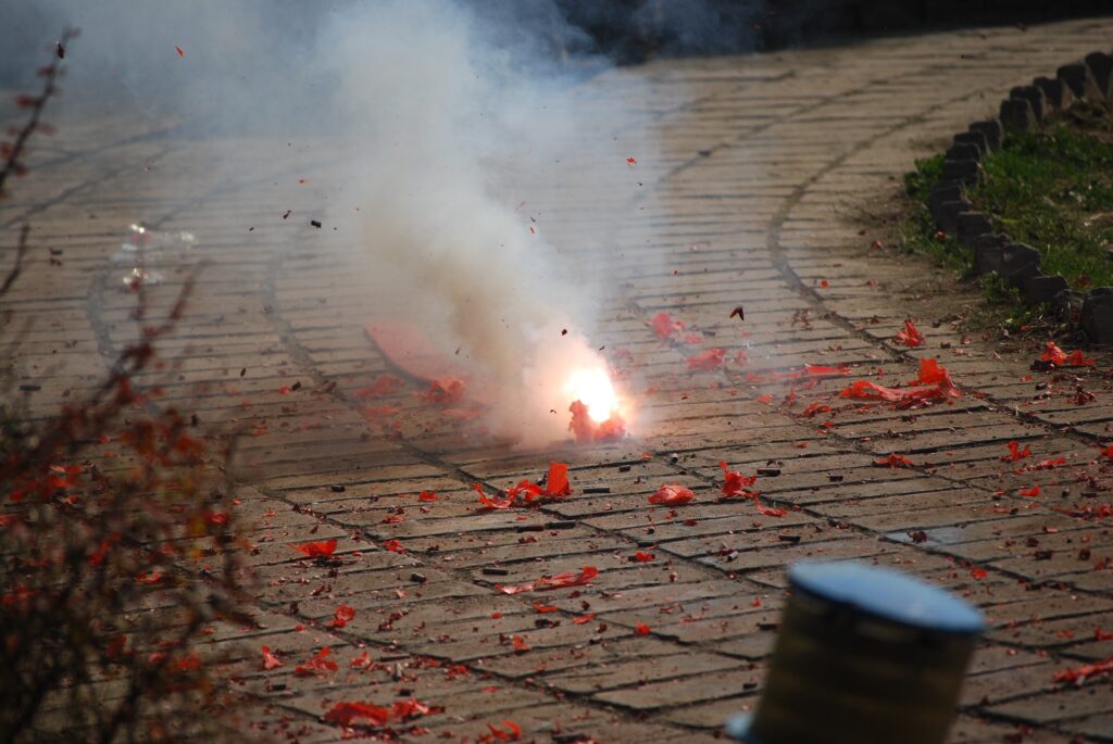 firecracker 17163 9 » पटाखों के बारे में सच्चाई || Mughal vs Chinese History | Air Pollution